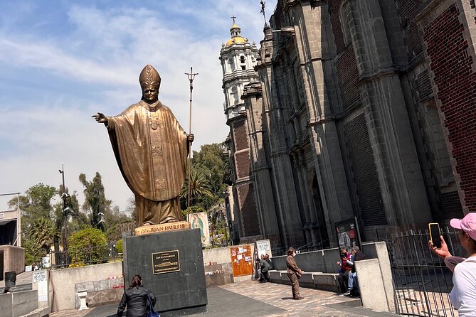 100% private tour in Guadalupe's Basilica with transport - Guide quality, language, and personal attention
