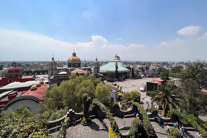 100% private tour in Guadalupe's Basilica with transport - The old basilica, first chapel, and apparition site