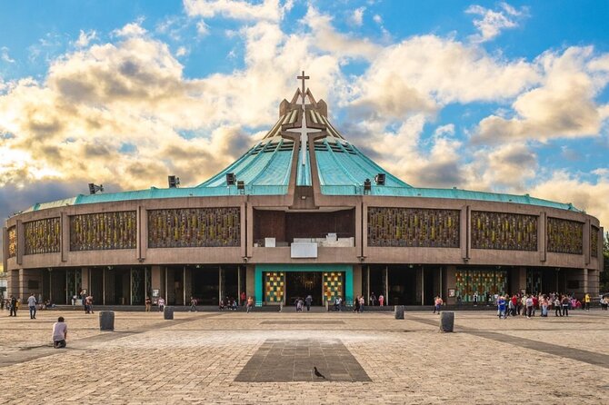 100% PRIVATE Tour in the Basilica of Guadalupe with Transportation - Capilla del Pocito and its unusual round interior