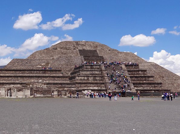 2-Day Guadalupe Shrine, Teotihuacan Pyramids and Xochimilco - Day 1: Teotihuacan’s pyramids and the Basilica of Guadalupe