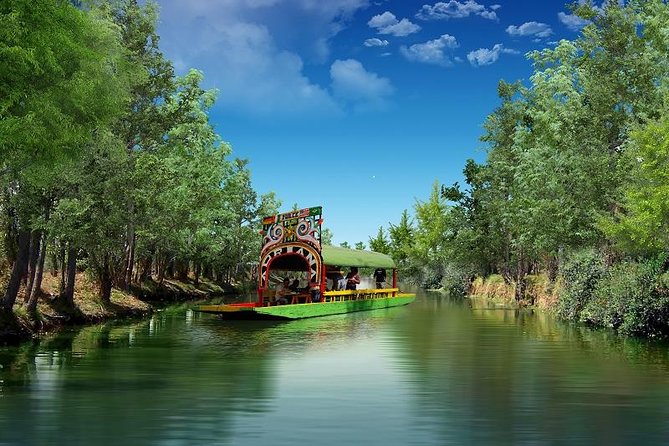 2-Day Guadalupe Shrine, Teotihuacan Pyramids and Xochimilco - Who should book this experience?