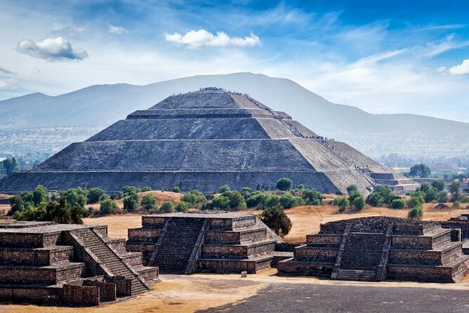 3X1 Teotihuacan, Basilica of Guadalupe, Tlatelolco and Tequila Tour - Transport, group size, and the pickup problem