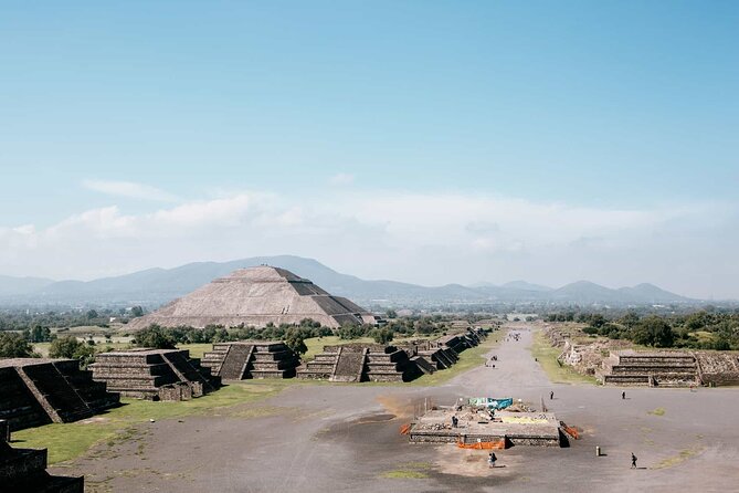 3X1 Teotihuacan, Basilica of Guadalupe, Tlatelolco and Tequila Tour - Guide quality and language expectations