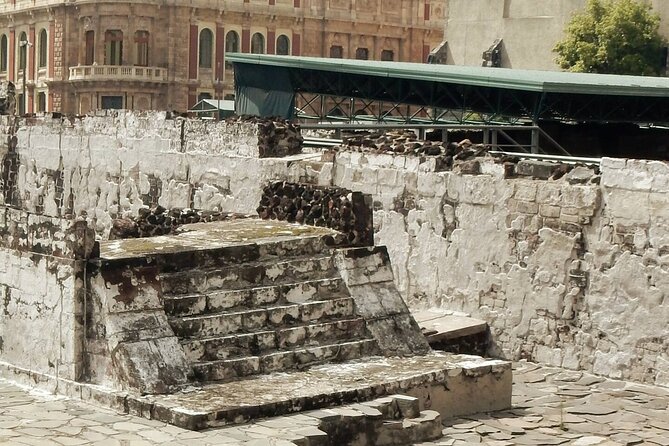 Architecture and History of Mexico City - Small Groups - The House of Tiles and its layered story