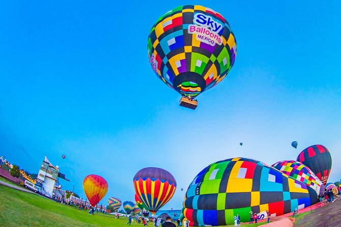 Balloon adventure: transfer+breakfast in the cave+guided pyramids - Exploring the Pyramids of Teotihuacan