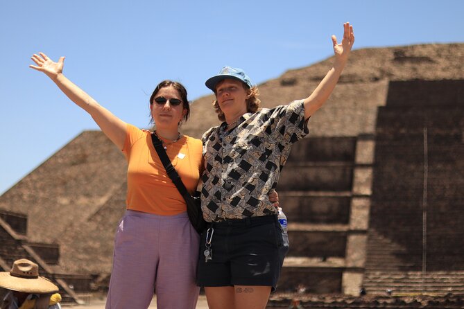 Balloon Flight and Tour in Teotihuacán from Mexico City - Breakfast at about 8:30 a.m.