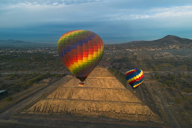 Balloon Flight and Tour in Teotihuacán from Mexico City - Coffee, cookies, and the balloon launch