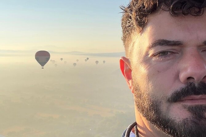 Balloon flight + Breakfast + Transportation from CDMX (SMALL GROUP) - One hour among the Pyramids of the Sun and Moon