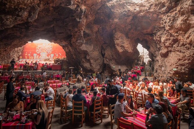 Balloon Flight + Cave Breakfast + Pick Up from CDMX or We Fly - The balloon flight is the reason to get up at 4 a.m.
