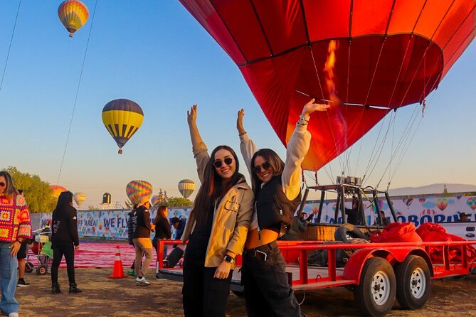 Balloon Flight + Cave Breakfast + Pick Up from CDMX or We Fly - Breakfast inside La Cueva adds theater, but not total control
