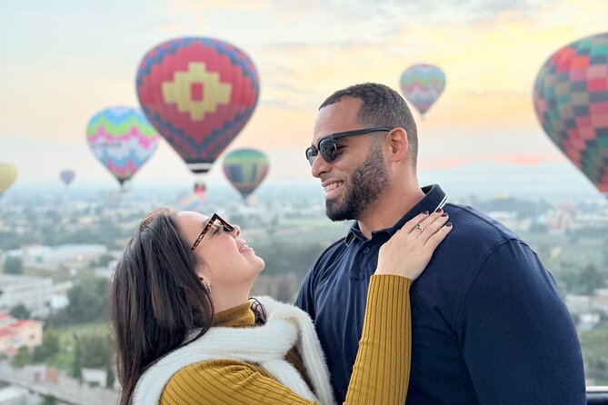 Balloon flight + CDMX pickup + Buffet Breakfast - A sunrise flight over Teotihuacan