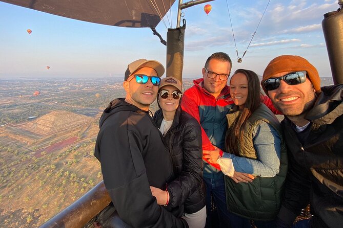 Balloon flight in Teotihuacan from Mexico City - Landing toast and flight certificate