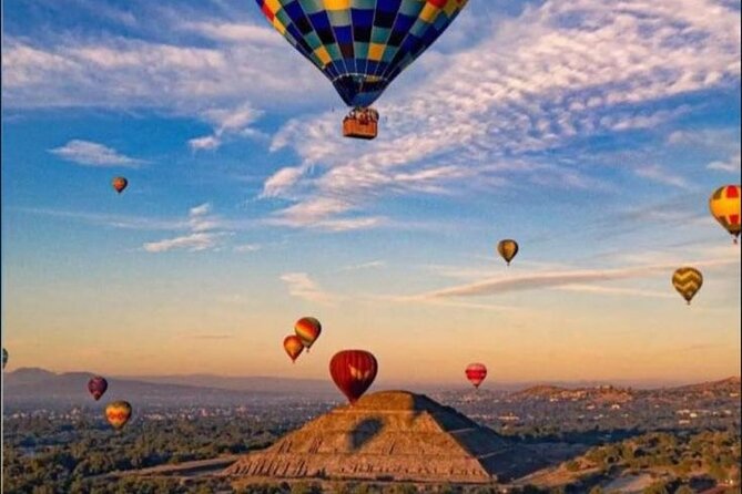 Balloon Flight over Teotihuacan All Inclusive - One hour and 30 minutes at the archaeological zone