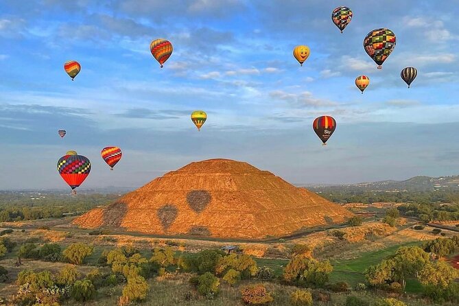 Balloon flight + pick up in CDMX + Breakfast in Cave + Pyramids - Why the balloon flight is the main event