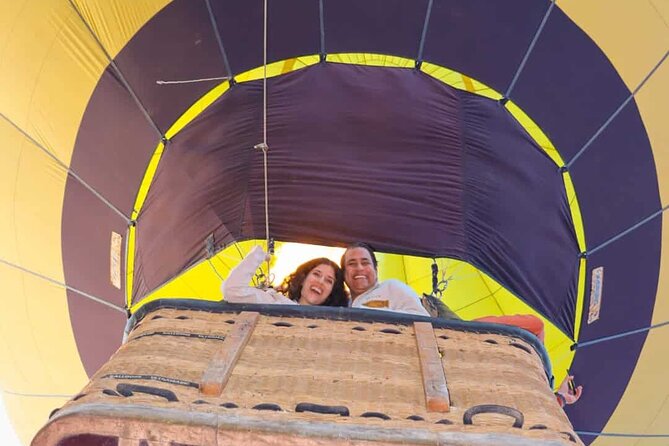 Balloon flight Teotihuacan, Breakfast in a cave Pick up in CDMX - What the price includes, and what it does not