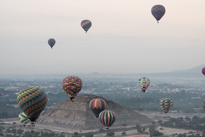 Balloon flight + Transportation + Breakfast in Cave or buffet + Pyramids - Tlalocan crafts and the question of shopping stops