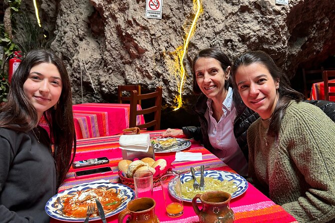 Balloon Flight with Breakfast and Transportation Option from CDMX - Obsidian, drinks, and Teotihuacan culture