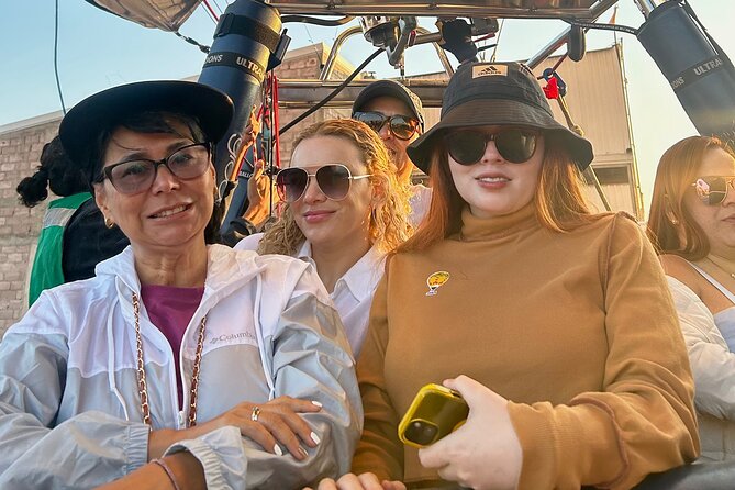Balloon Flight with Breakfast and Transportation Option from CDMX - Adding the Teotihuacan pyramids