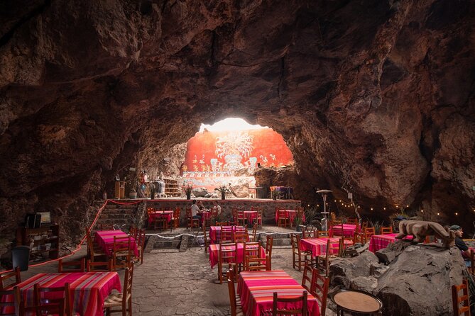 Balloon Flight with Breakfast in a Natural Cave and Transportation from CDMX - Breakfast inside La Cueva Teotihuacán