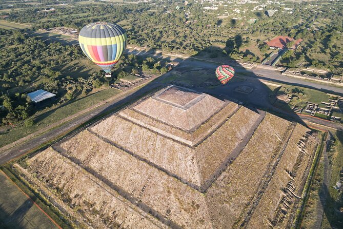 Balloon Flight with Breakfast in Cave and Pyramids of Teotihuacan - What the balloon ride actually feels like