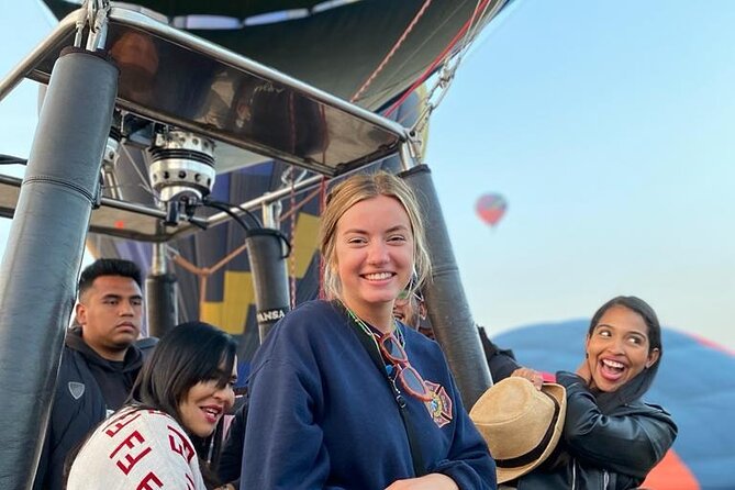Balloon flight with breakfast in Cave and Pyramids tour from CDMX - Why the balloon flight is the star of the morning