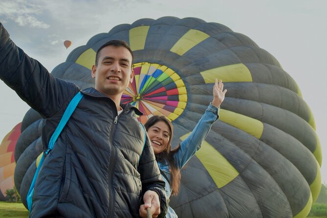 Balloon flight with breakfast in Cave and Pyramids tour from CDMX - Walking through the Teotihuacan ruins