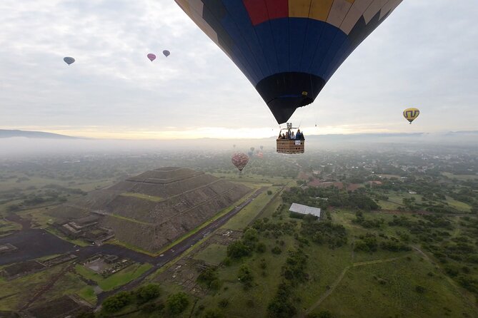 Balloon flight with breakfast in Cave and Pyramids tour from CDMX - Is $148.98 a fair price?
