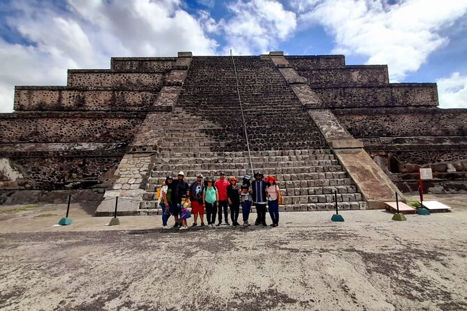 Balloon flight with private transportation and guided tour to Teotihuacán - Souvenirs, shopping stops, and keeping control of your time