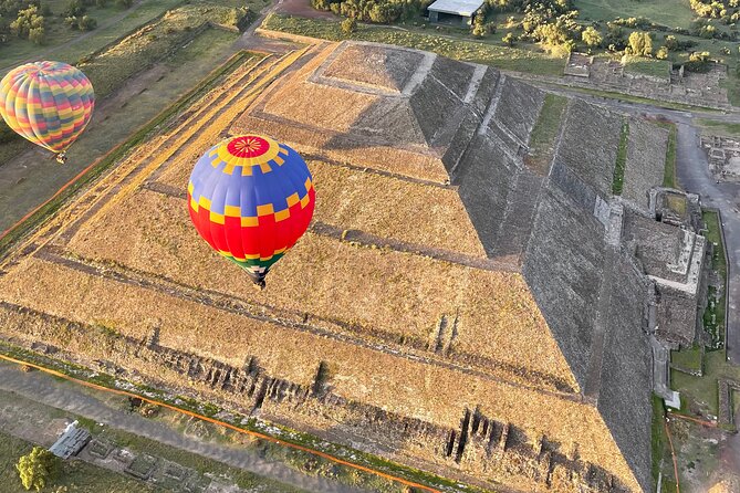 Balloon flight with pyramids tour and transportation from Mexico City - Coffee, registration, and the balloon launch