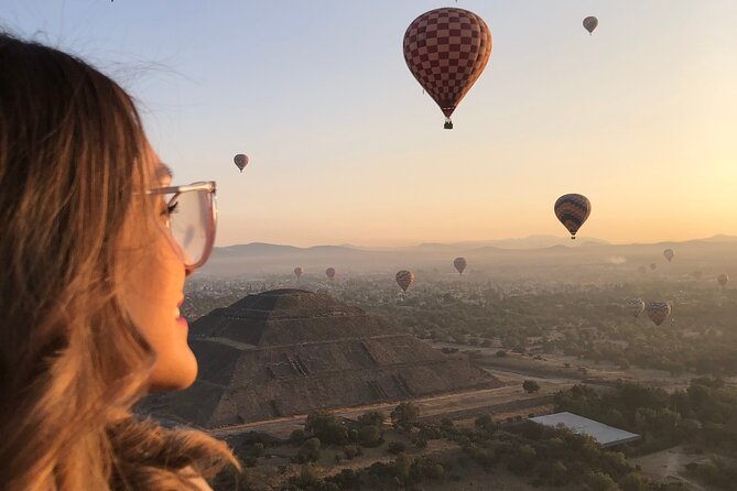 Balloon flight with pyramids tour and transportation from Mexico City - Breakfast inside La Cueva Teotihuacán