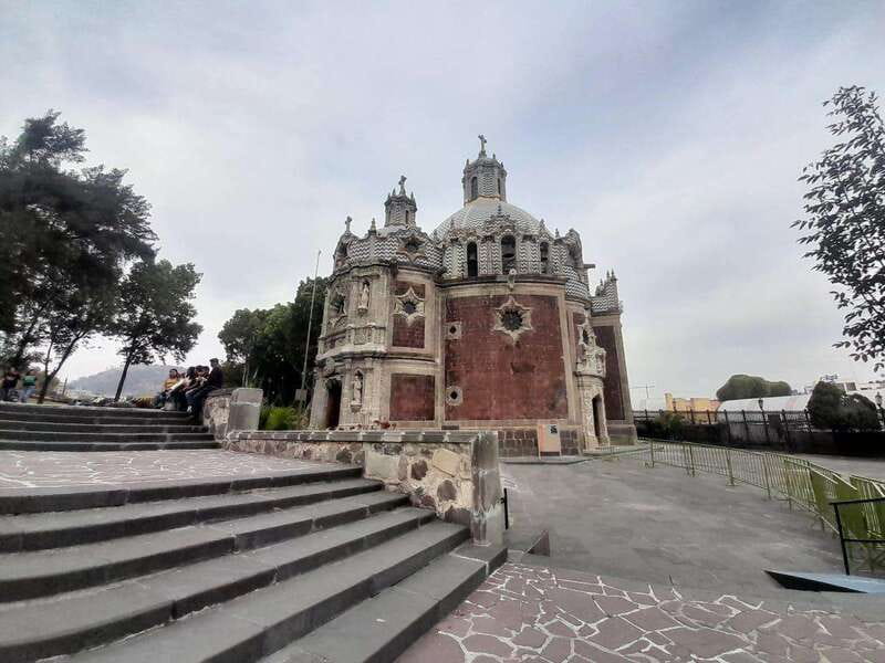 Basilica de Guadalupe: Complete Walking Tour - The Calzada de Guadalupe and the market