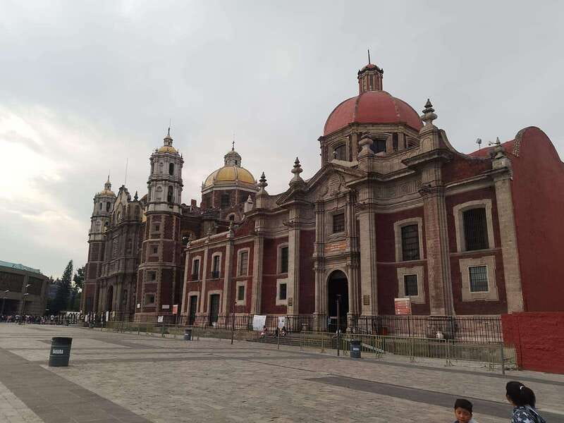 Basilica de Guadalupe: Complete Walking Tour - Seeing the Virgin of Guadalupe up close
