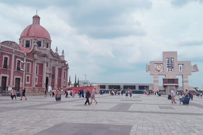Basilica of Guadalupe. Mexico City. Walking tour - Inside the New Basilica and the original mantle
