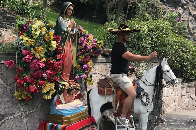 Basilica of Our Lady of Guadalupe Visit - What the guides add to the experience