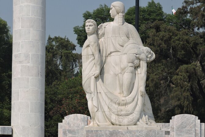 Bike tour in the Chapultepec Forest and Roma Condesa - Roma: fountains, plazas, and leafy streets