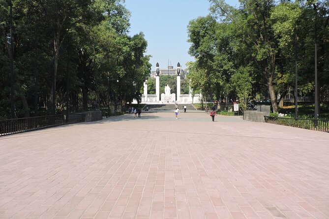 Bike tour in the Chapultepec Forest and Roma Condesa - Monday changes the plan
