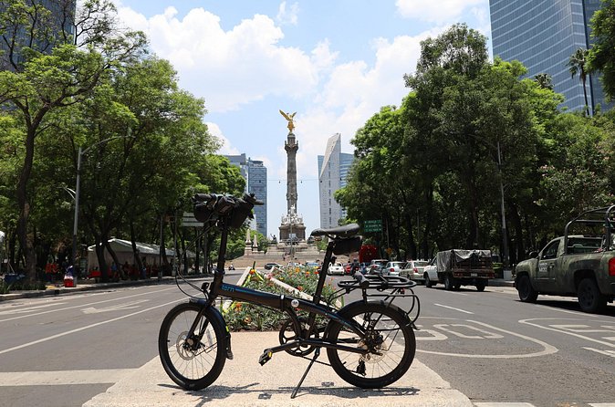 Bike Tour through Chapultepec, Reforma and the Zócalo / Mexico - Mercado de San Juan and the included meal