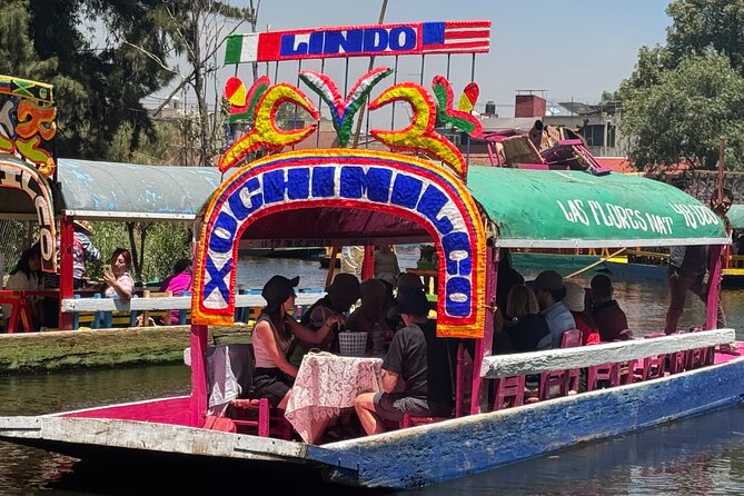 Boat Tour in Mexico City and Mezcal Fiesta with Food and ∞Drinks - What the 2.5-hour route feels like
