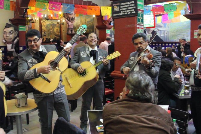 Cantinas -Traditional Mexican Bars of the Historic Center - How the three-hour schedule really works