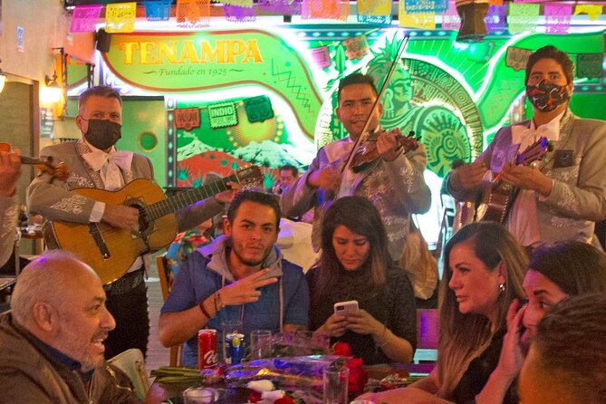 Cantinas -Traditional Mexican Bars of the Historic Center - Group size, service, and the main practical risk