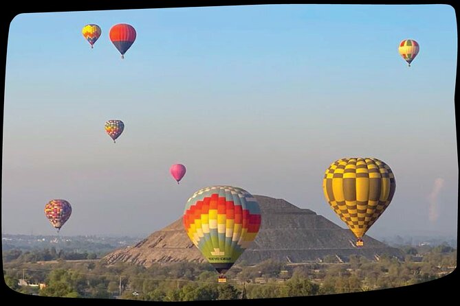 CDMX balloon flight, breakfast, pickup and visit to Teotihuacán - At Nuevo Cielo before takeoff