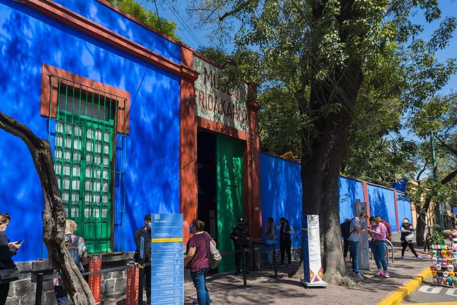 CDMX: Coyoacán, UNAM, Xochimilco, and optional Frida Kahlo Museum - Should you book this Coyoacán, UNAM, and Xochimilco tour?