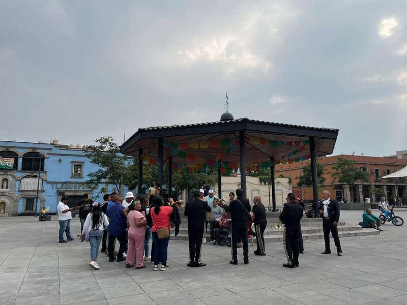 CDMX: Garibaldi Copa Show - The guides can shape the experience