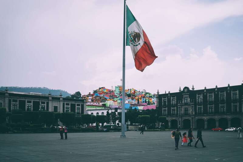 CDMX: Neighborhoods Contrasts Private Tour - The historic center and the city’s older face
