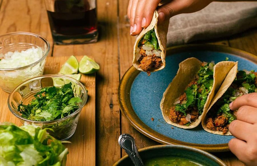 CDMX: Tacos and mezcal night tour - Three taquerias, one hungry evening