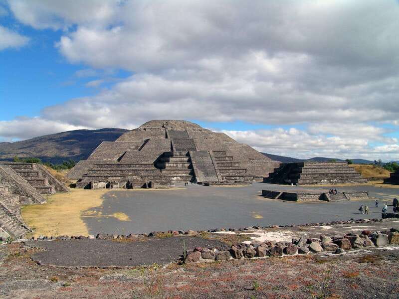 CDMX: Teotihuacan Pyramids & Guadalupe Shrine Guided Tour - Teotihuacan and the Avenue of the Dead