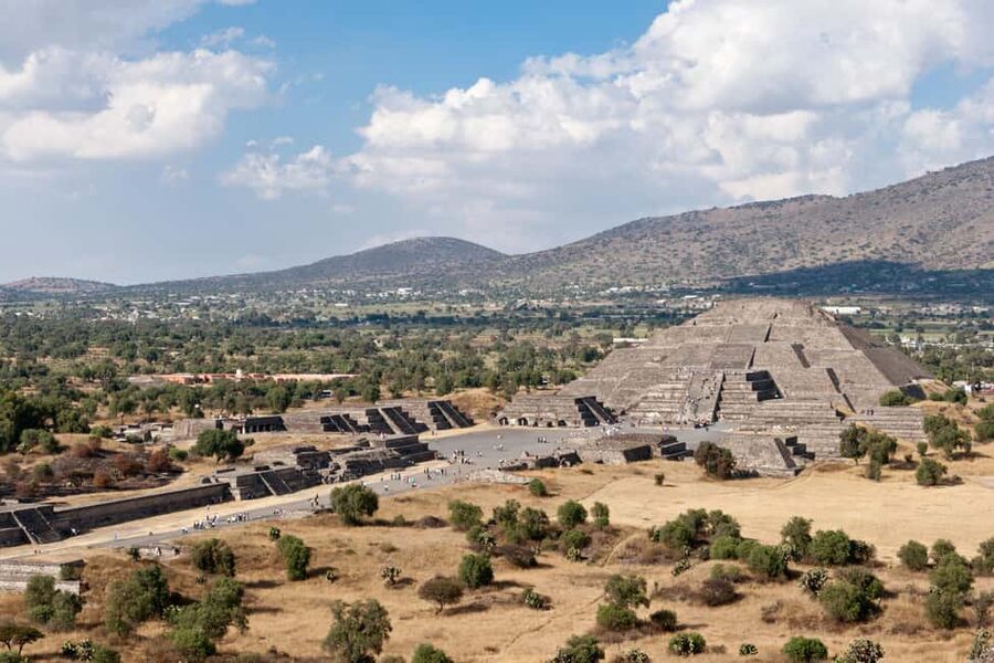 CDMX: Teotihuacan, Tlatelolco and Guadalupe Tour - Transport makes the day simple, but not restful