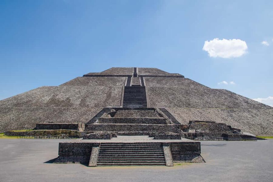 CDMX: Teotihuacan, Tlatelolco and Guadalupe Tour - Tlatelolco gives the day a serious beginning
