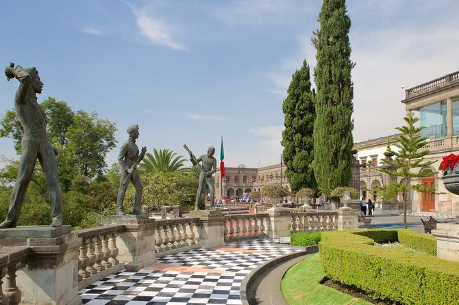 Chapultepec Castle and Anthropology Tour, starting from CDMX - Reaching Chapultepec Castle and its national story