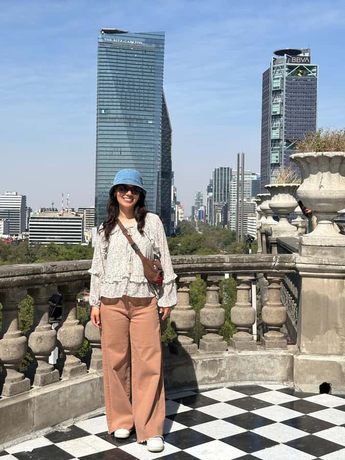 Chapultepec Castle: Private tour with local guide, tickets included - Porfirio Díaz and the castle’s polished appearance